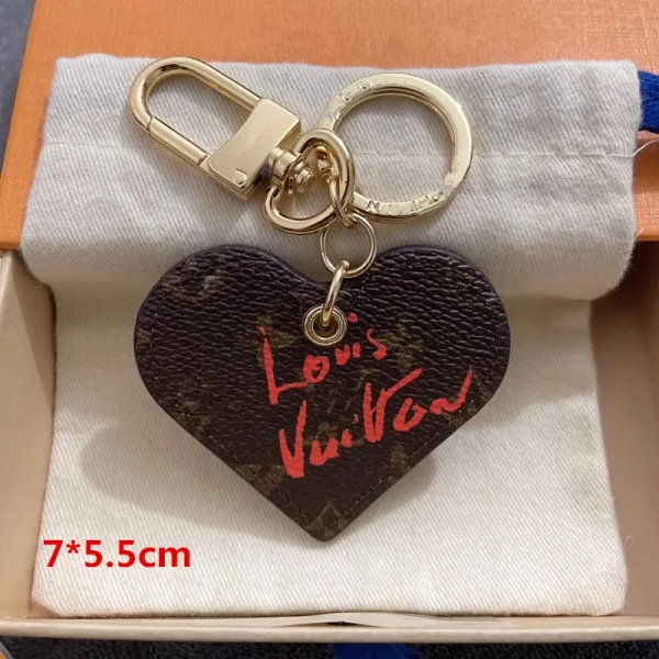 Brand Designer Red Letter Keychain Heart Key Chain Round Brown Flower Leather Men Women Handbags Bags Luggage Accessories Lovers Car Pendant
