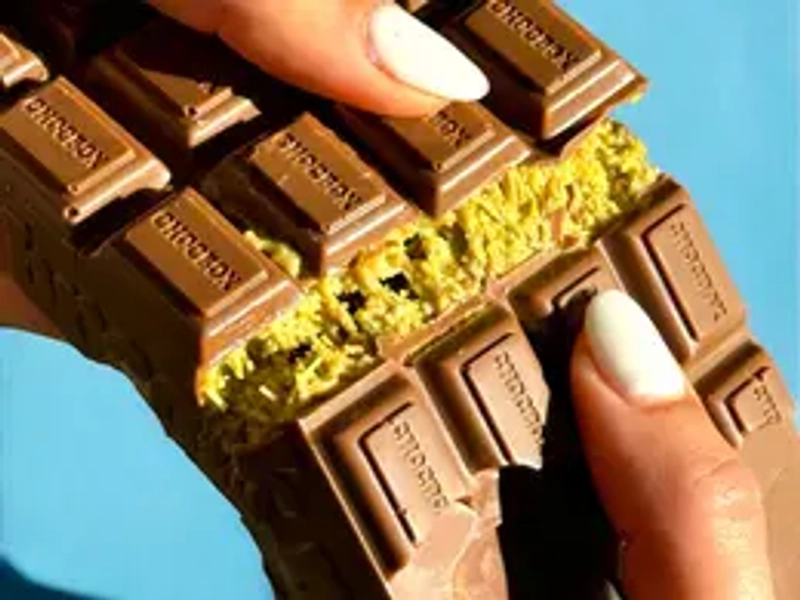Pistachio Knafeh Stuffed Chocolate Bar Pack With Reusable Chocolate Mold Snack Dessert