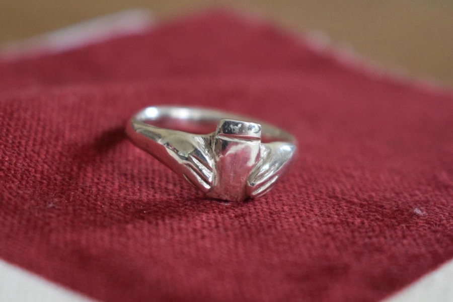 THE PINT CLADDAGH - Sterling Silver | Default Title