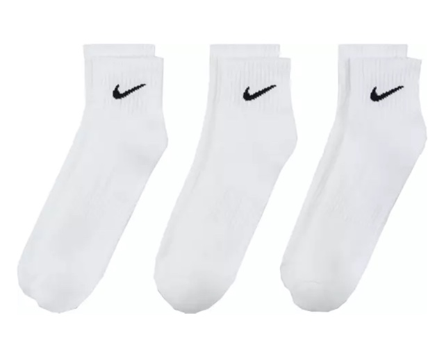 White nike ankle socks