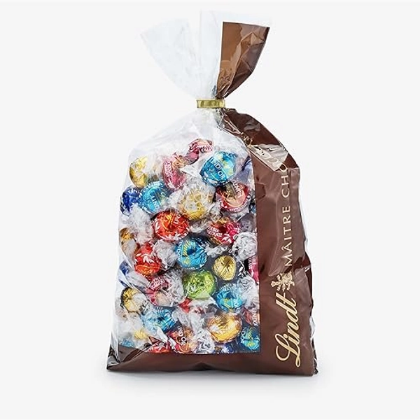 Lindt Schokolade LINDOR Mischung | 1371 g | Ca.109 Kugeln: Milch, 70%, Weiß, Milk&White, Stracciatella, Haselnuss, Salted Caramel, Double Chocolate, Feinherb, Pistazie | Schokoladengeschenk - Mischung Salted Caramel + Klassiker