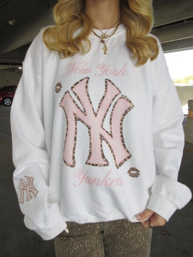 GLAMOUR NEW YORK YANKEES CREWNECK — Caitlin & Co. Boutique