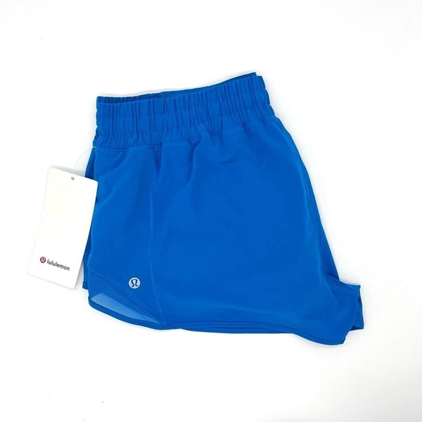 Lululemon Hotty Hot Low-Rise Lined Short 2.5" NWT in 2025 | Lulu outfits, Cutie clothes, Cute preppy outfits