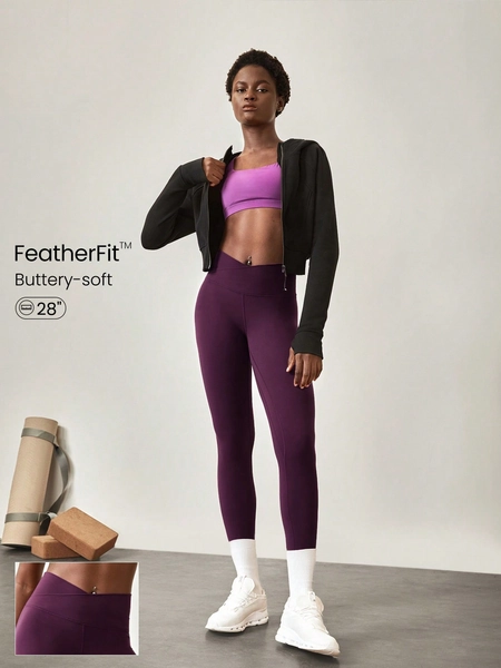 28" FeatherFit™ Crossover Leggings Gym