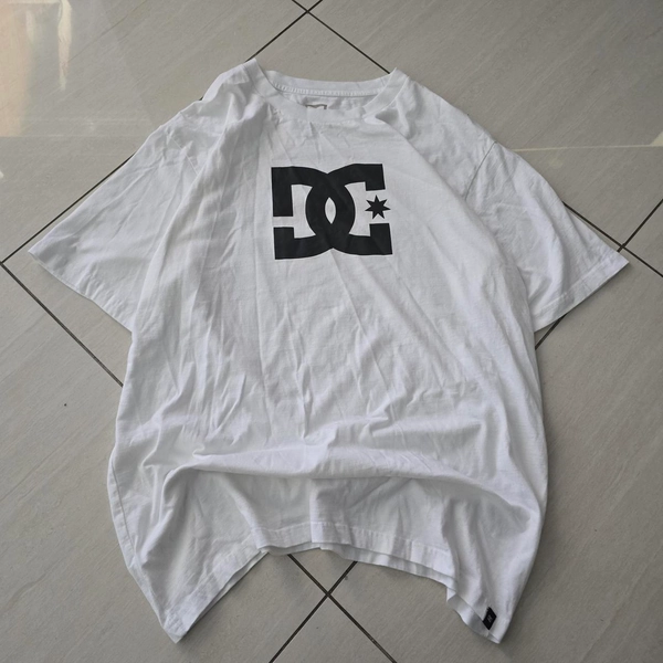 Dc shoe co shirt 2x
#southpole #y2k #grunge #skater...