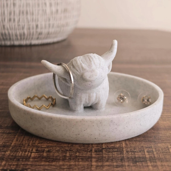 Cute Highland Cow Ring Holder with Circular Dish | Jewelry Tray | Farmhouse Decor | Jewelry Organizer