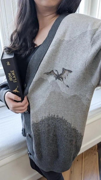 Licensed The Vale Dragons Button-up Knitted Cardigan | Fourth Wing Rebecca Yarros Iron Flame Onyx Storm Booktok Bookstagram Gifts Bookworm