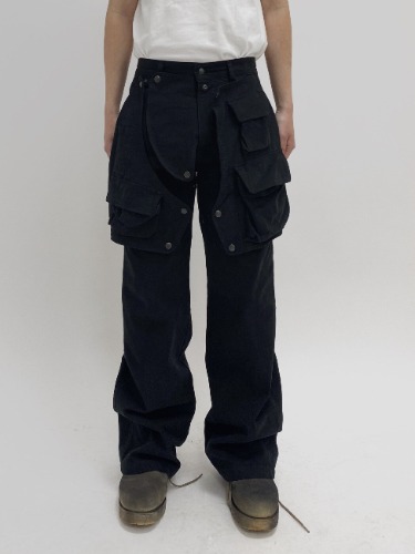 HIDDEN CARGO POCKET PANTS BLACK | XL