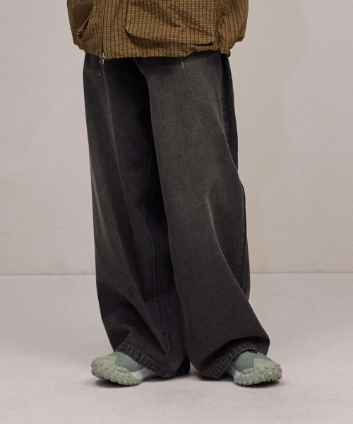 Damaged washed denim pants-black