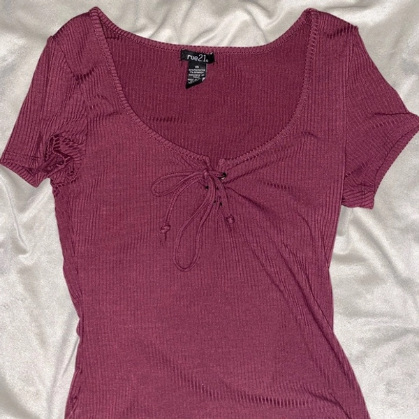 Purple tight fit t shirt, Rue 21, size: XS