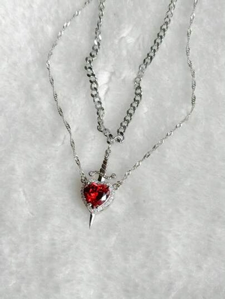 2 piezas Collar con forma de corazón gótico punk con una flecha cruzada, collar de pareja de dos colores con corazón de cristal rojo, regalo de cumpleaños para amigos
