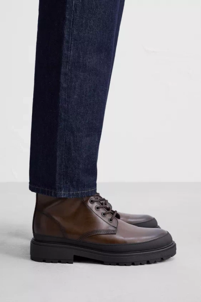 BOTA DE CADARÇOS COM VOLUME