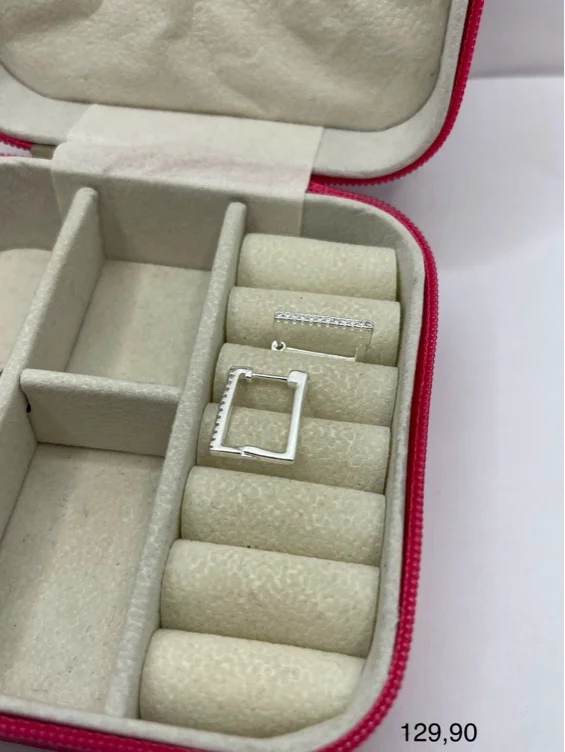 Argola M cravejada 1 carreira pedras click