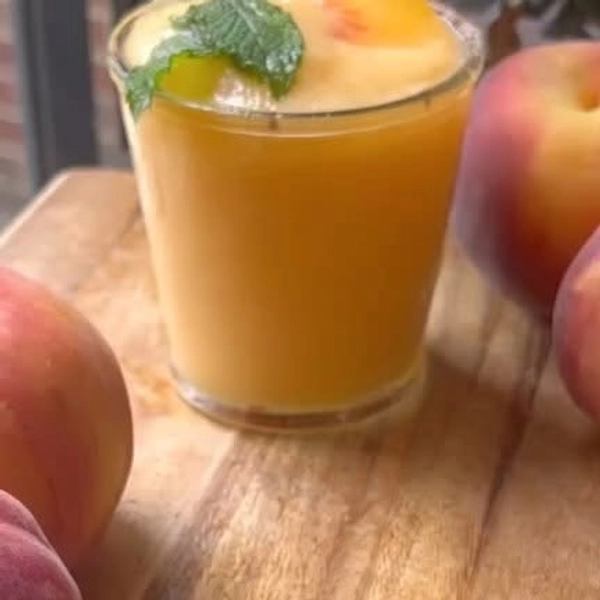 @healthfoodrevival on Instagram: "4 Ingredient Frozen Peach Lemonade 🍑🍋 by @choosing_balance 

The most refreshing drink to enjoy poolside or after a hot day in the sun. 

Recipe:
What you need:
•2 cups frozen peaches 
•1/4 cup honey 
•1 cup fresh lemon juice (about 7 lemons squeezed) 
•1/2 cup water 
(Add ice if needed for texture) 

Instructions:
Add all of the ingredients to a blender & blend until smooth.
Enjoy! 
Makes about 4-5 servings!"