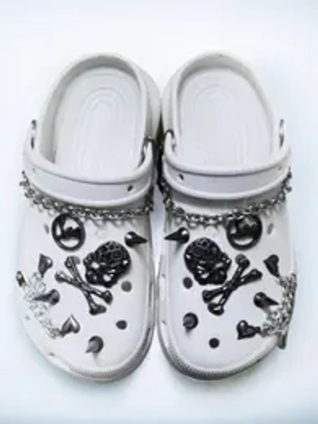 Punk Rivet Charms for Clogs, 1 Package Shoes Decorations with Metal Spikes Chains and Skull Set, Fashionable Shoes Accessories for Clogs Decoration