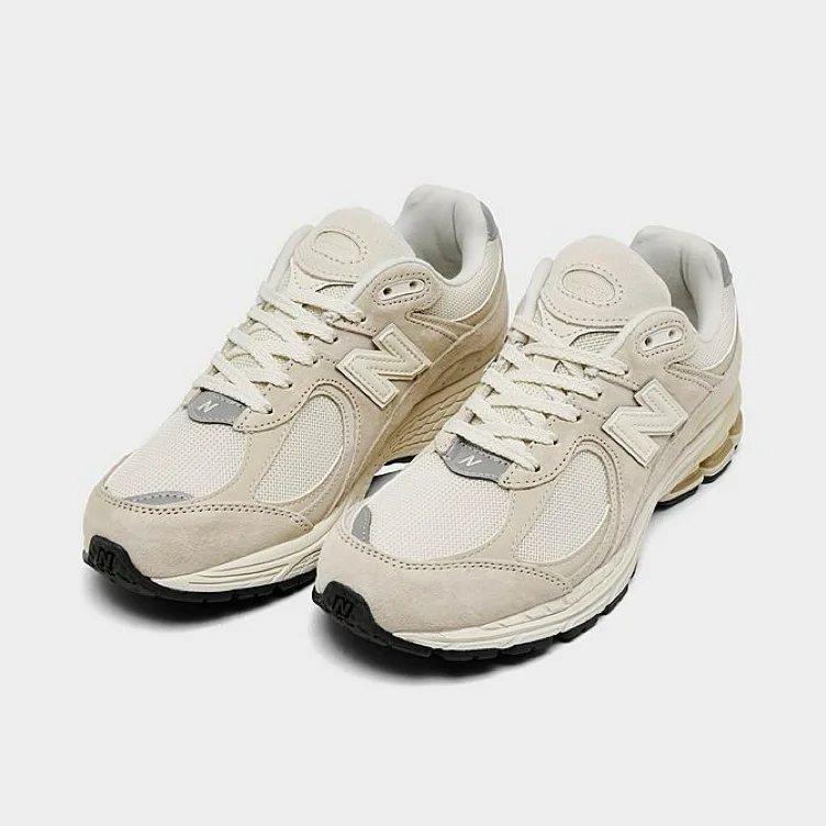 WOMEN'S NEW BALANCE 2002R CASUAL SHOES - Beige/Angora - Sized 7.0