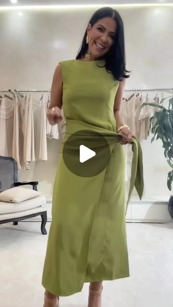 modacomborogodo on Instagram: "No vestido🎯 @atualmodamulheroficial 
#tênis #linho #glasses #rosa
#lookinspiração #look #blog 
#lookoftheday #lookdodia 
#style #stylish #stylist #glam 
#blogger #fashionista #cool #modacomborogodo #top #streetstyle #fashionstyle #fashionblogger #fashion 
#influencerfashion #blog 
#fashionable #fashionstylist"