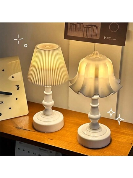 European Style Mini Table Lamp Retro Led Night Light Small Palace Lamp Bedroom Decoration Ornament Lily Flower Atmosphere Lamp