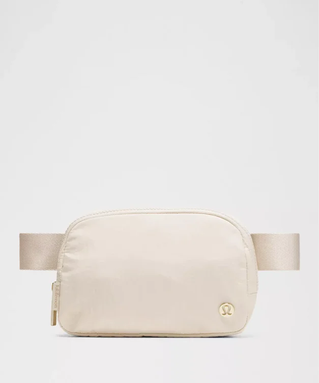 Everywhere Belt Bag 1L - True Red - ONE SIZE