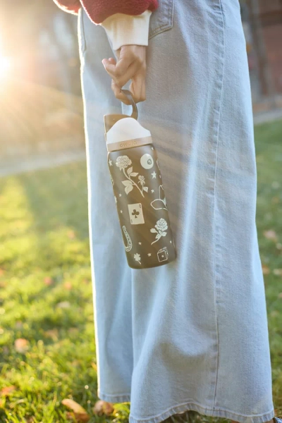Owala UO Exclusive FreeSip 32 oz Water Bottle