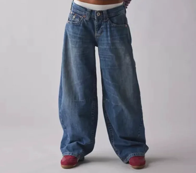 BDG Kayla Cocoon Low-Rise Jean
