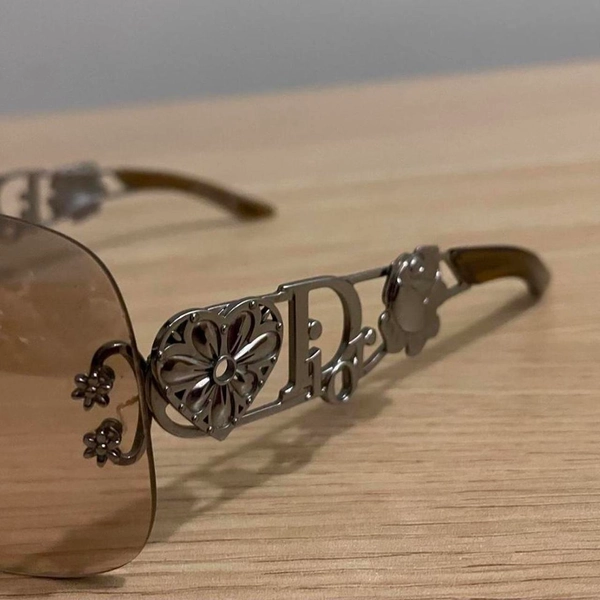 OPEN TO OFFERS!! Vintage dior sunglasses y2k VERY...