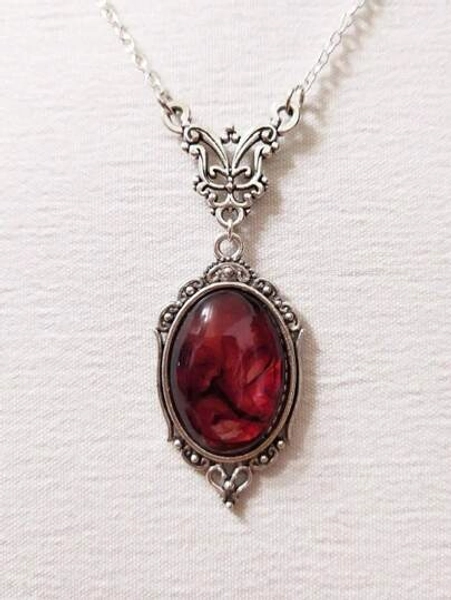 1 pieza Gargantilla vintage de cristal de cuarzo rojo gótico con colgante de mariposa, accesorios de joyería vintage de alivio de vampiro bruja