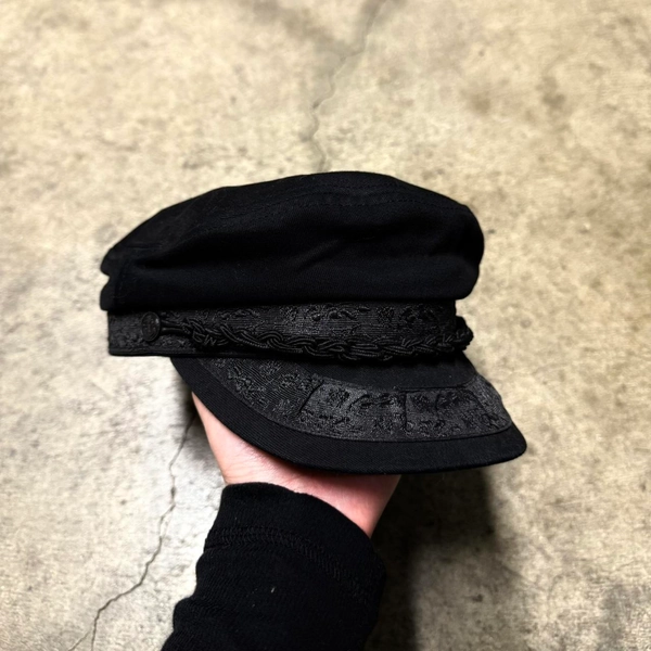 brand: no id.

listed size: F