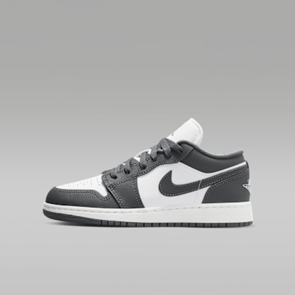 Air Jordan 1 Low Older Kids' Shoes