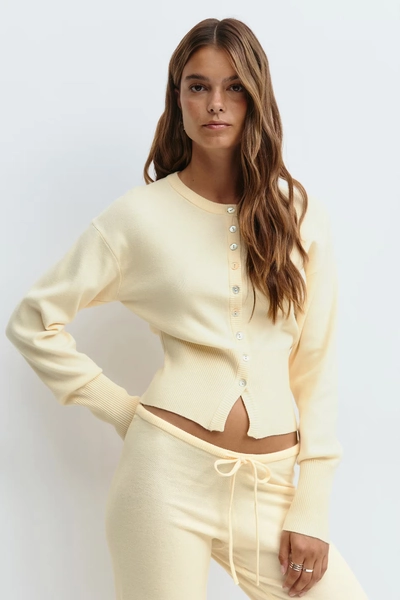 Fitted knitted cardigan