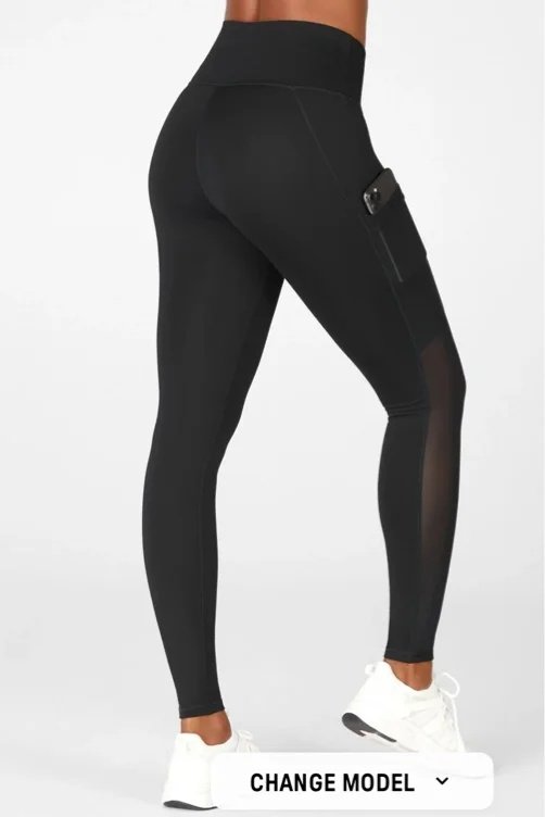 On the Go High-Waisted Pocket Legging in Black | Fabletics