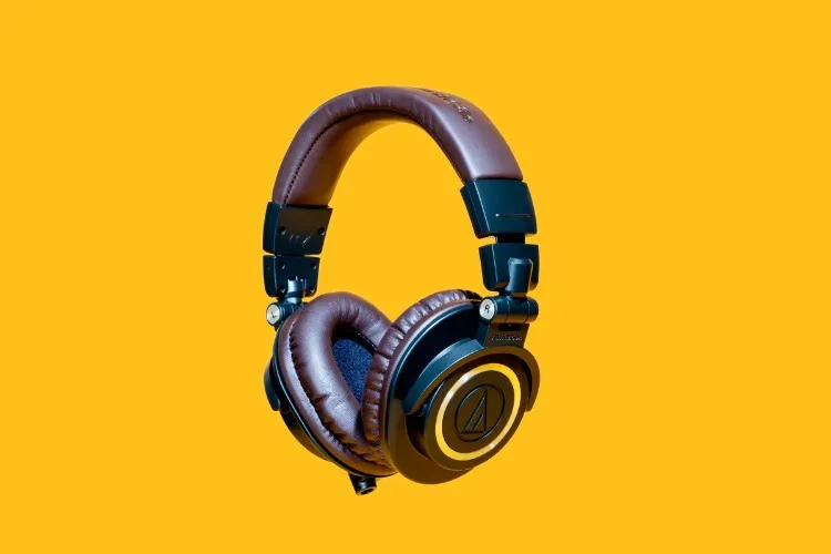Audio-Technica ATH-M50x Closed-back Studio Monitoring Headphones