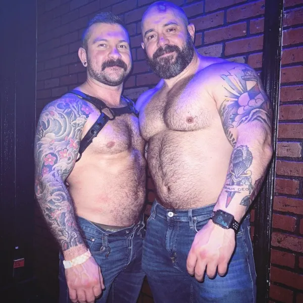 Two Bears 1 Cam