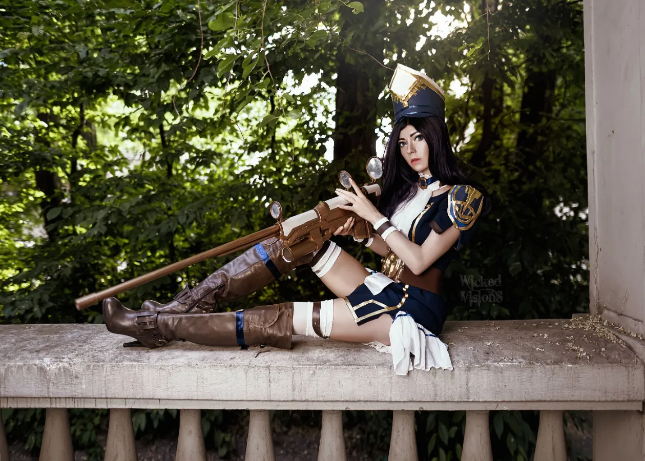 Throne banner for @teri