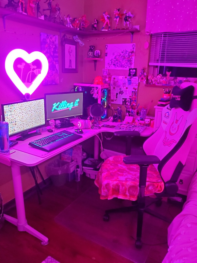 Throne banner for @camp