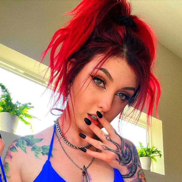 Throne | Lizzi Blake | Wishlist