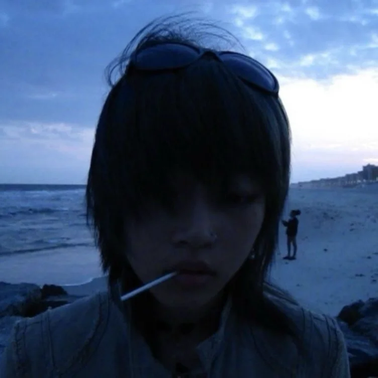 Throne profile picture for @taunted
