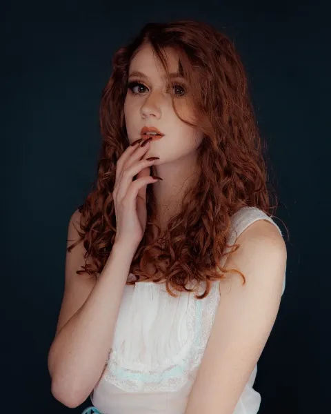 Throne | Crimson Electra | My Wishlist