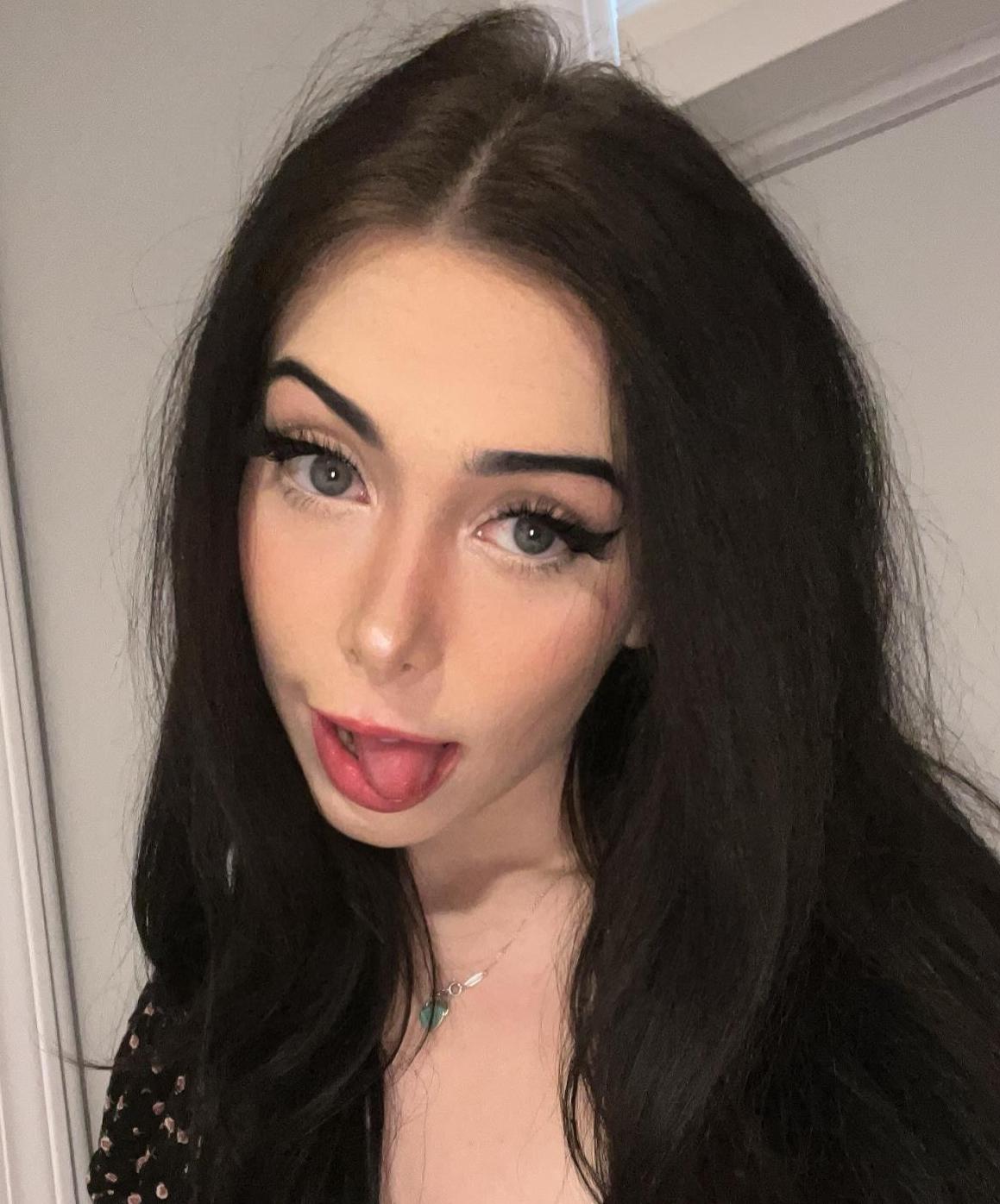 Throne | Alexis Jade | My Wishlist