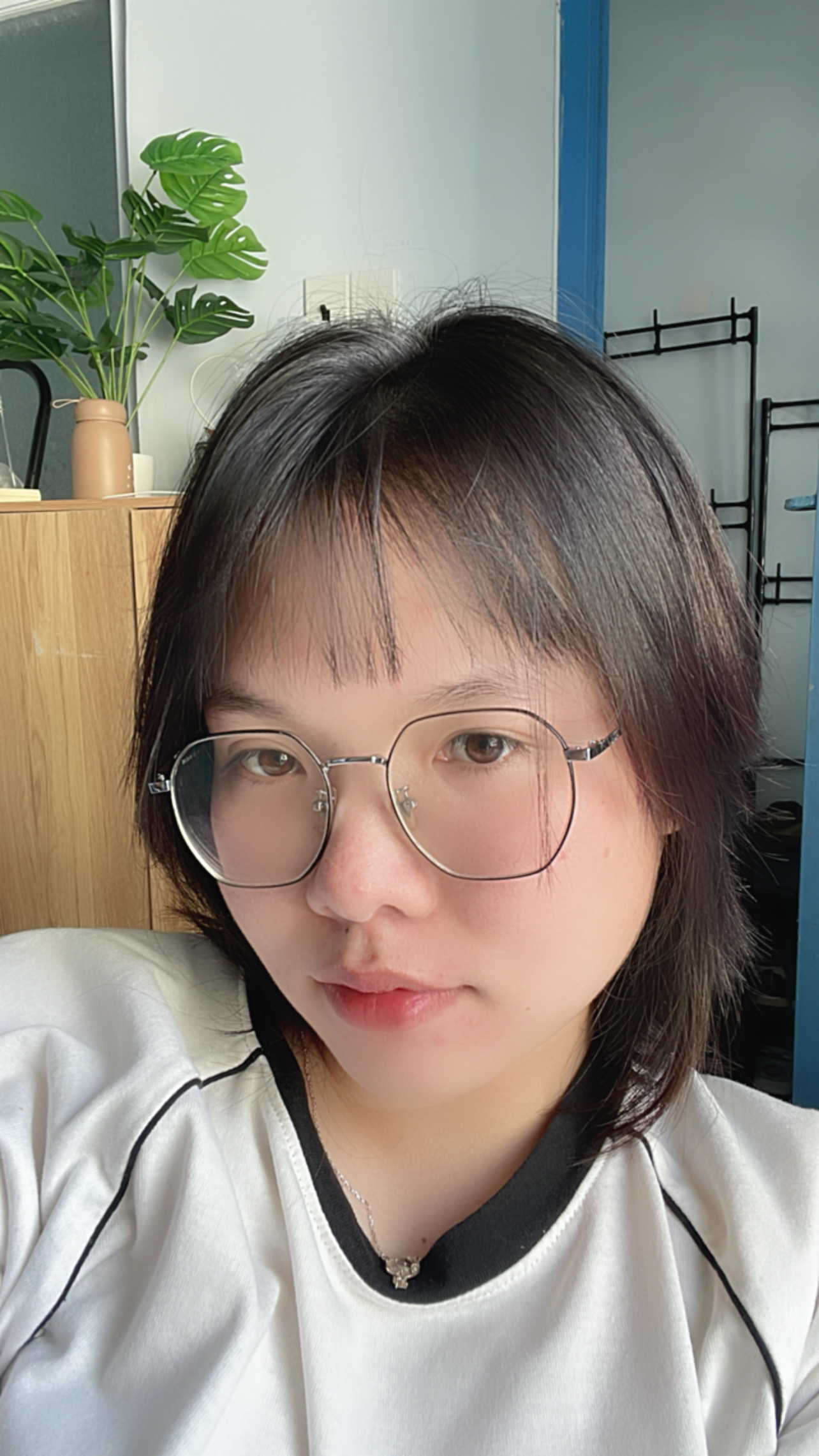 Throne profile picture for @hanh