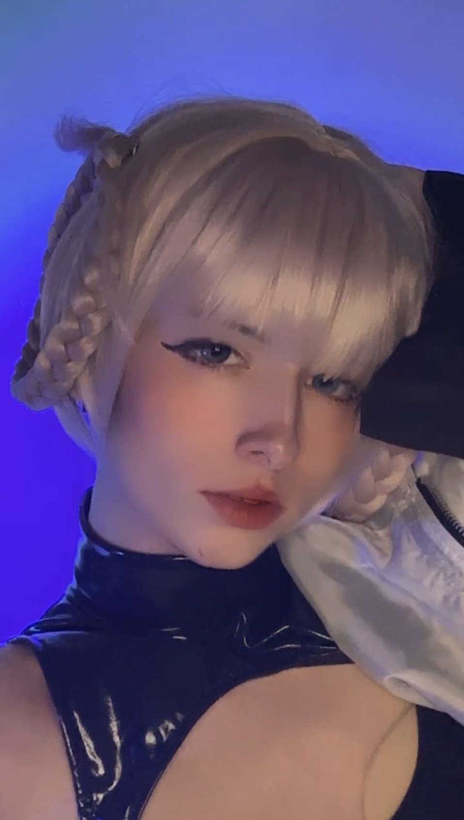 Throne | Bwu_gi | My Wishlist