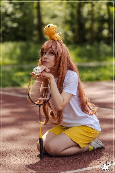 Throne | Isia | My Wishlist