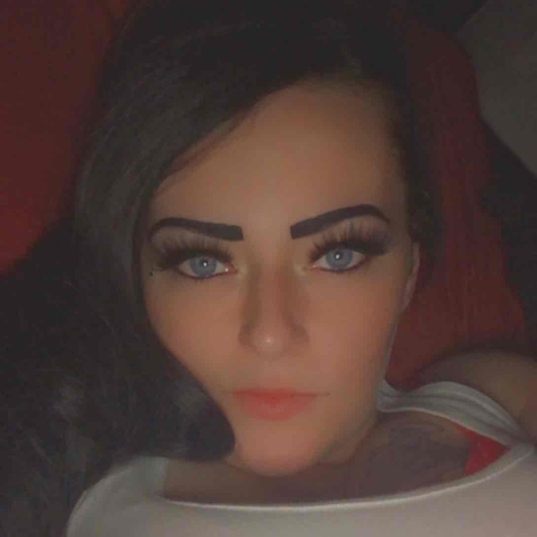 throne-goddess-vivian-foxx-my-wishlist