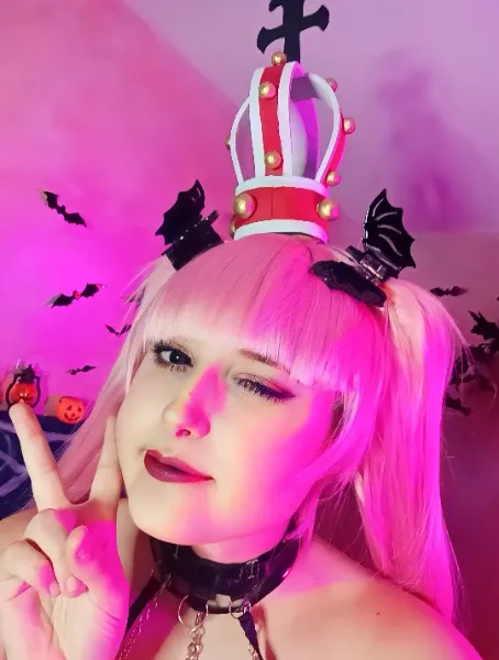 Throne profile picture for @gasp