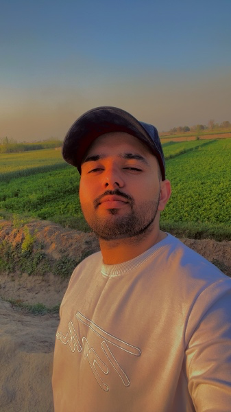 Throne profile picture for @huzaifa