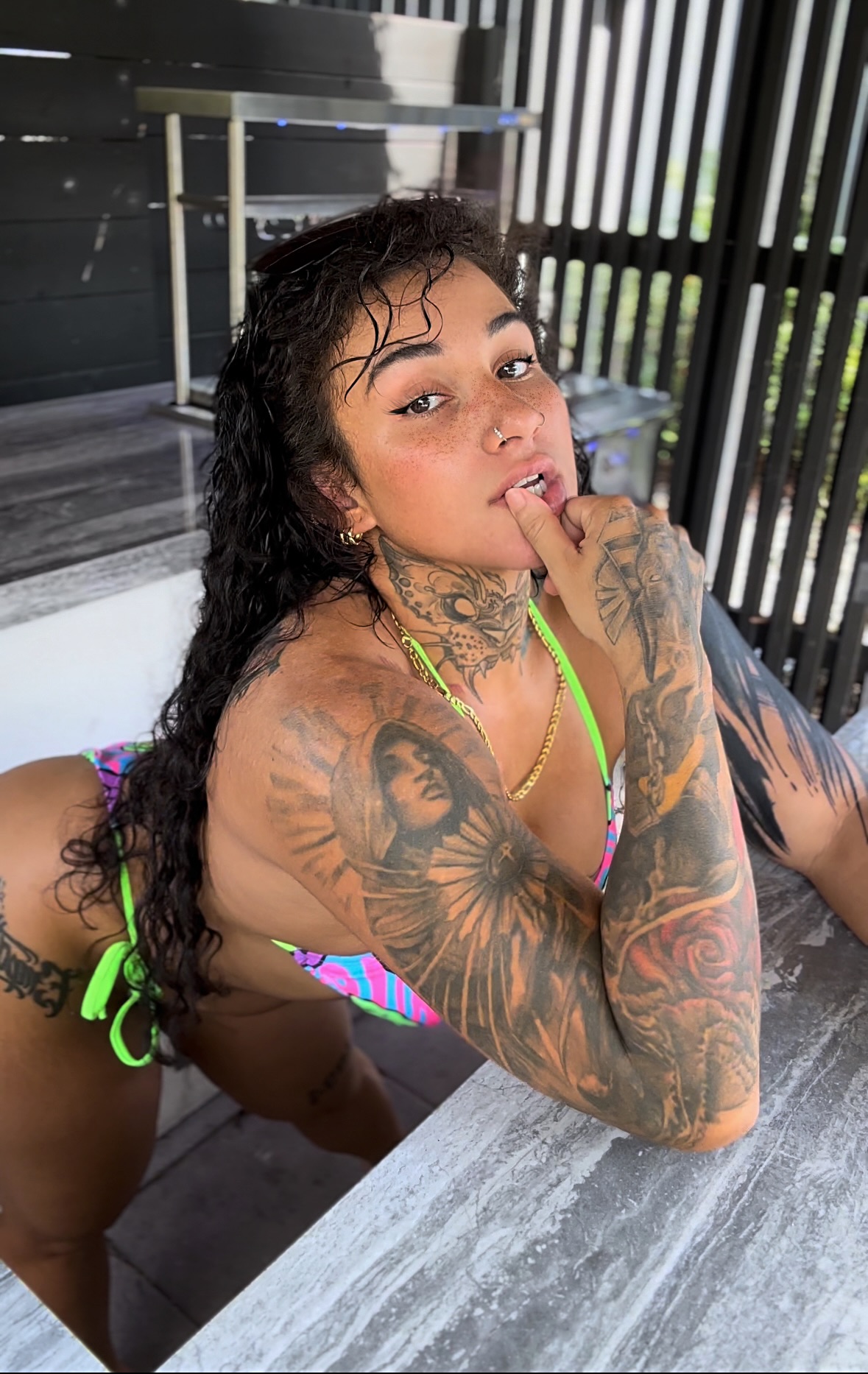 Throne Buff Bambii Surprise Gifts