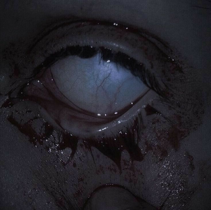 Throne profile picture for @mourn