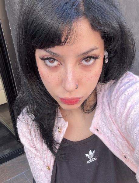 Throne | Miki Blue | My Wishlist