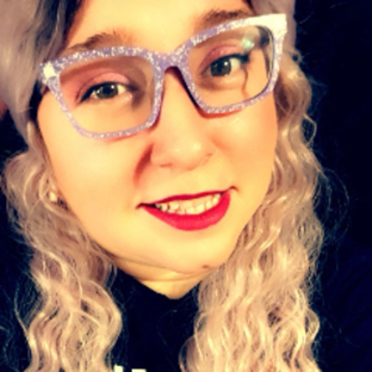 Throne | Alie | Gifters