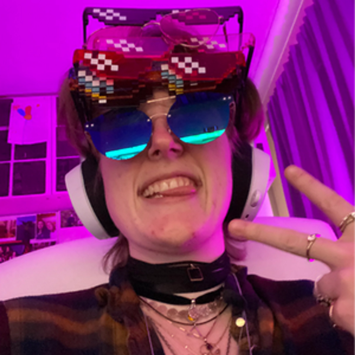 Throne profile picture for @obnoxious